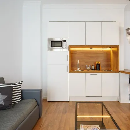 Minimal By Ele