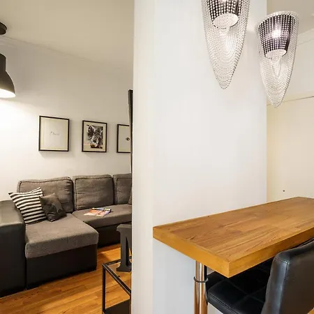 Minimal By Ele Apartment