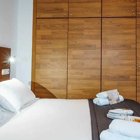 Minimal By Ele Apartment